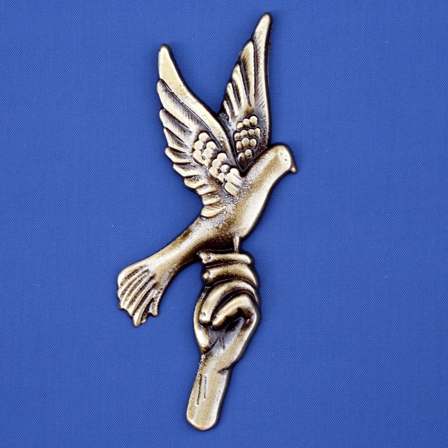 Bronze main colombe